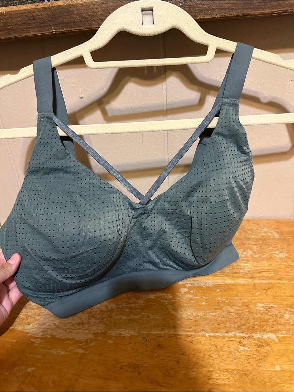 Victoria's Secret Olive Green Seamless Strappy Sports Bra